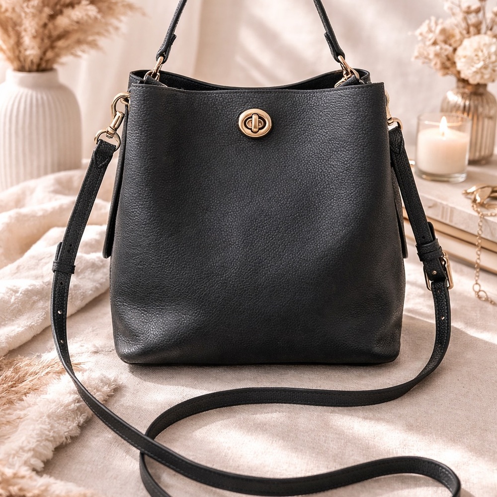 Coach Black Pebbled Leather Turnlock Crossbody Bag - Removable Strap